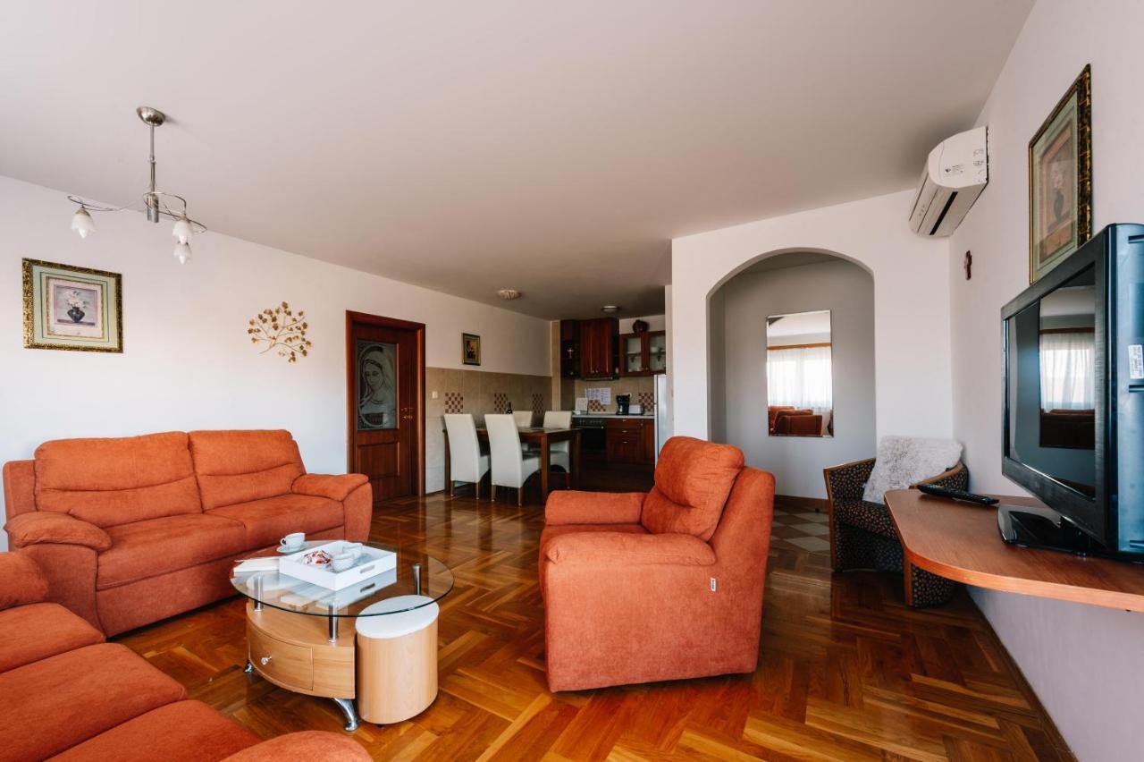 Irish House Medugorje Aparthotel Bagian luar foto