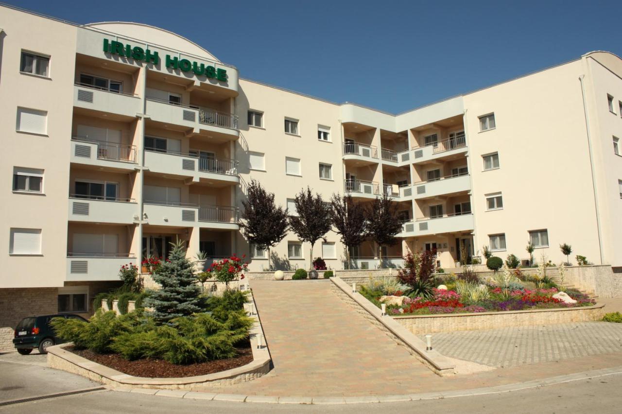 Irish House Medugorje Aparthotel Bagian luar foto